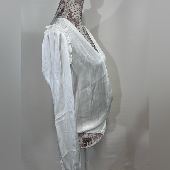 PAIGE -WHITNEY White rayon long sleeve body‎ suit size M. - Picture 8 of 15